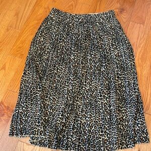 J Crew Pleated Leopard Print Midi Skirt 🐆